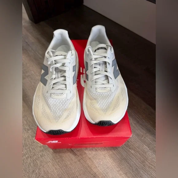 Women's New Balance FuelCell Rebel - Picture 4 of 5